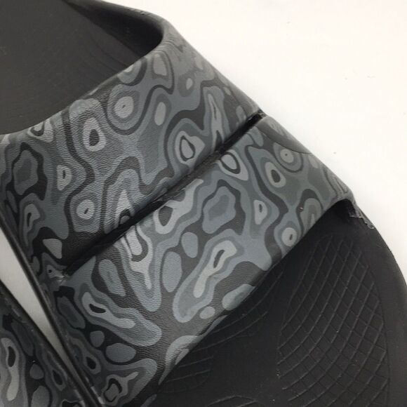 OOFOS OOah Camo Black Grey Recovery Slides Unisex EU 47 Men’s US 14 Women’s 16
